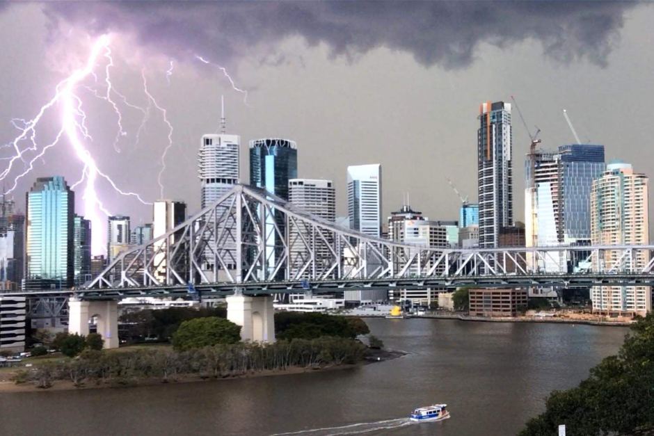 How a UPS in Storm Season could save your Business